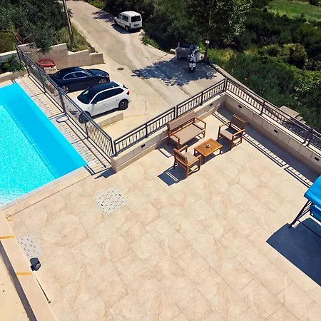 House Irena
